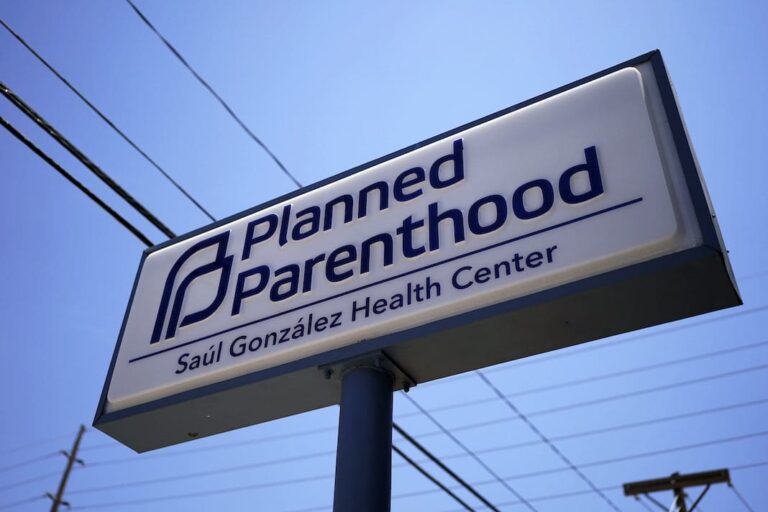 Texas doctors say abortion ban endangers pregnant women