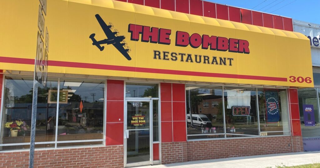 Diner scrambles for affordable eggs amid bird flu outbreak