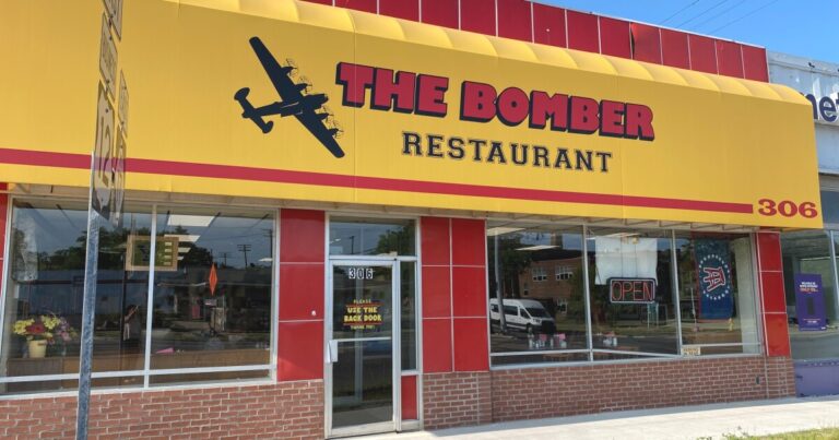 Diner scrambles for affordable eggs amid bird flu outbreak