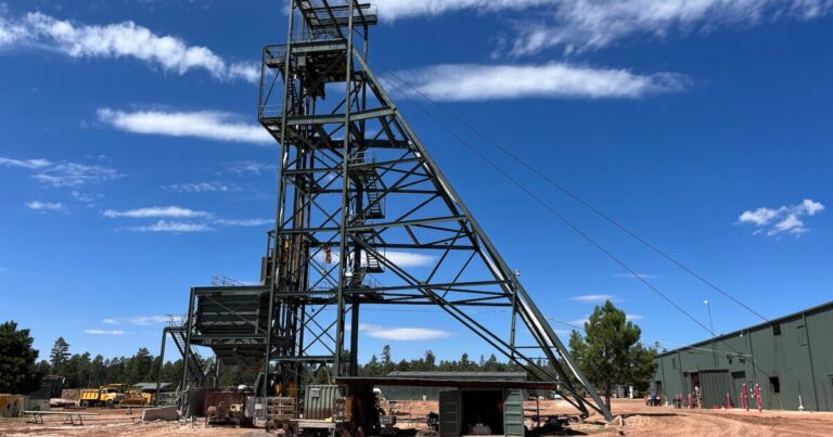 Uranium ore hauling resumes in northern Arizona