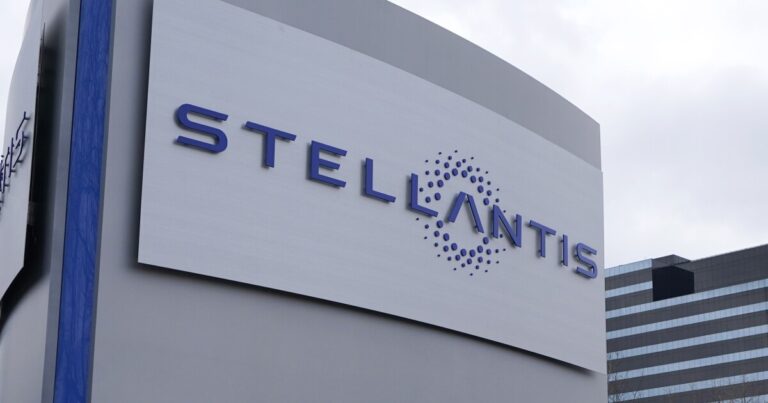 Stellantis temporarily halts production at 2 plants in Canada, Mexico as auto tariffs take effect