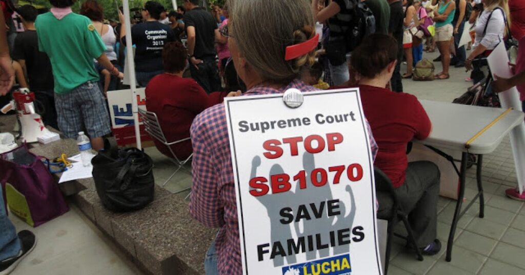 Fears of racial profiling over migrant registry recall Arizona's SB 1070