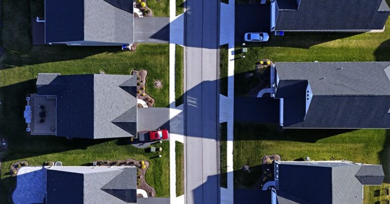 Michigan lawmakers propose bills to strengthen tenant rights