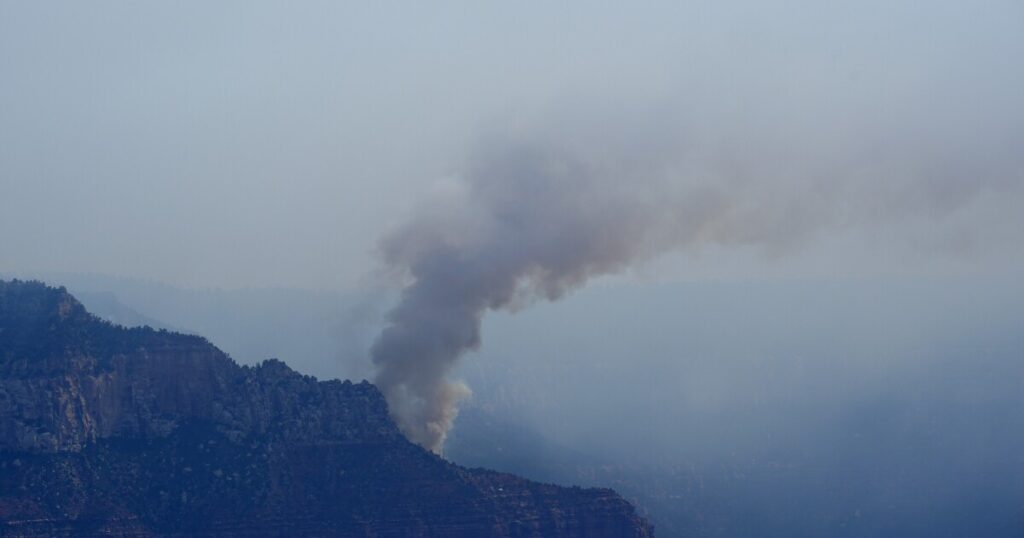Park Service defends handling of lightning-sparked fire that destroyed Grand Canyon lodge