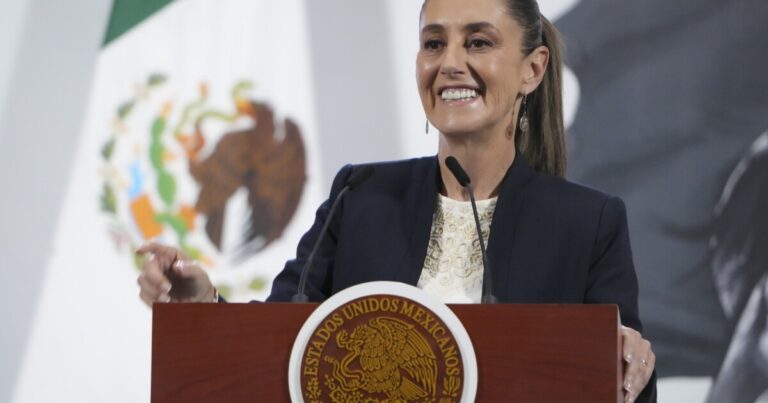 U.S. lawmakers meet with Sheinbaum ahead of tariff deadline