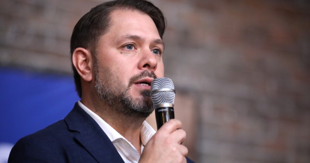 Democrats struggle on unified immigrant agenda. Arizona's Gallego may be paving the way