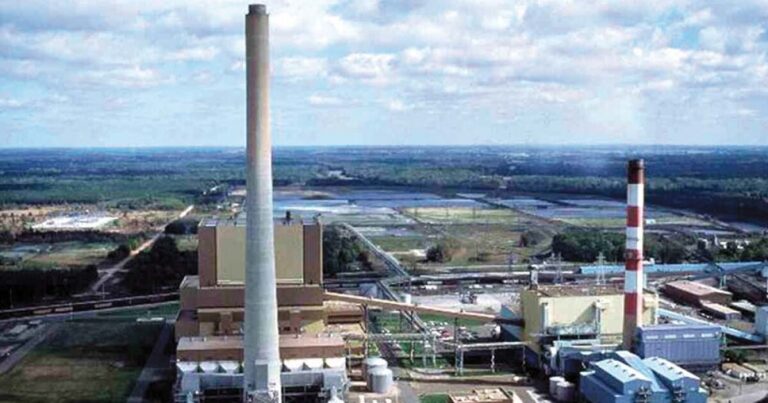 Environmental groups protest DOE decision to force aging coal burning power plant to stay open