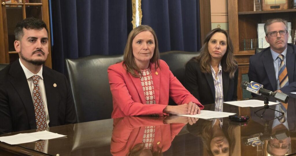 Senate, House leadership blame one another for lack of state budget