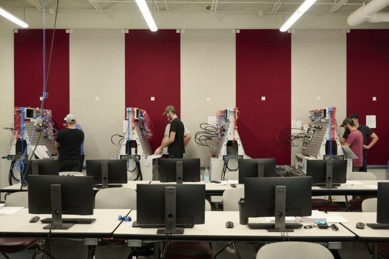 Colleges struggle to make manufacturing training hot again