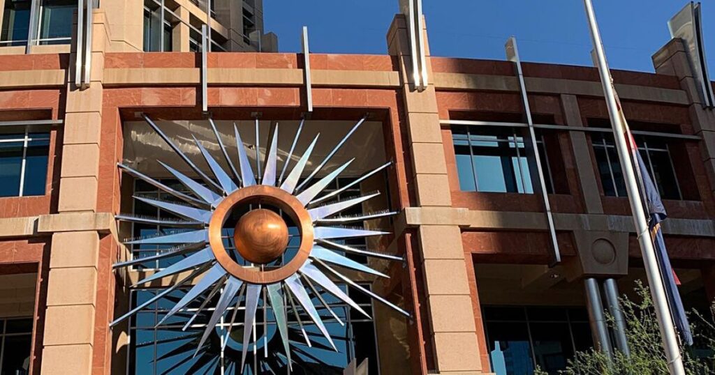 Phoenix needs a new city manager. The council may rehire one who left in 2021