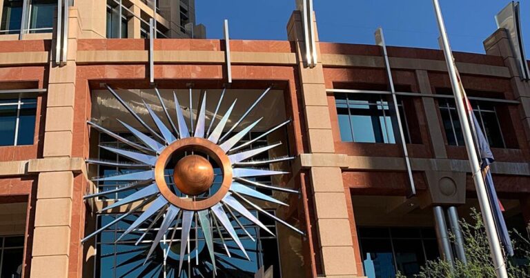 Phoenix needs a new city manager. The council may rehire one who left in 2021