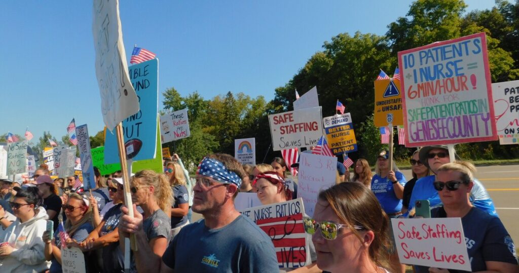 Nurses still on the picket line in contract dispute with Michigan hospital
