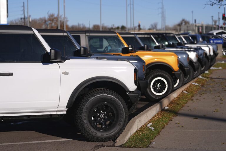 Student loan delinquencies may be putting the auto market out of reach for borrowers