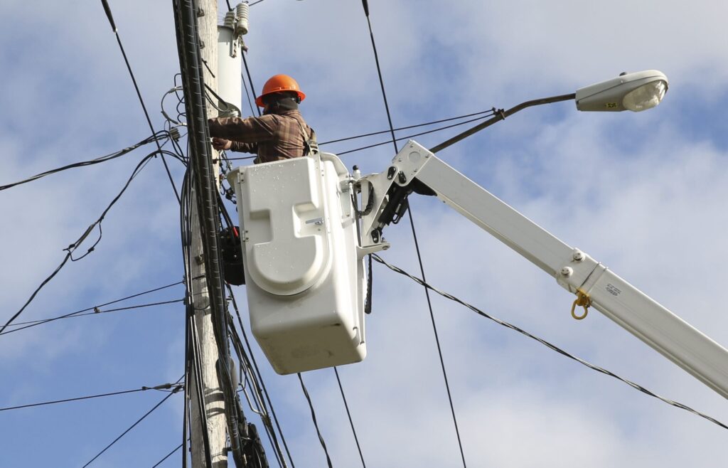 Despite Trump’s delay of broadband funding, work to improve access in Wisconsin continues