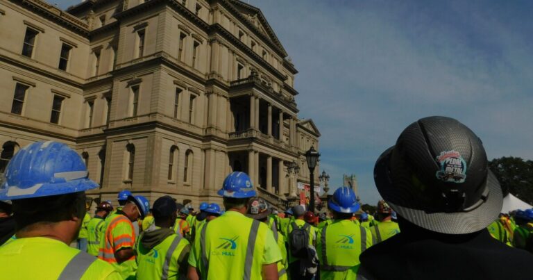 Construction workers demand Michigan lawmakers agree on a road funding plan