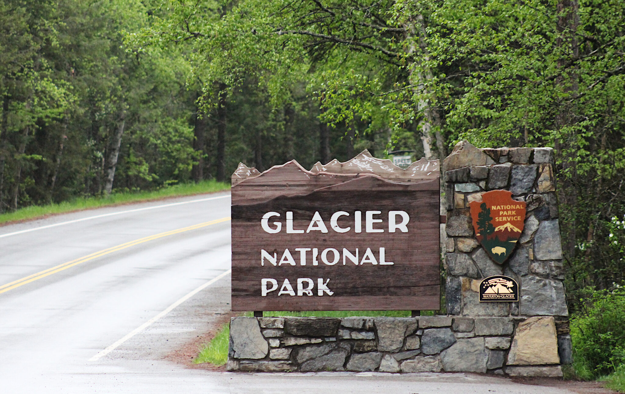 As federal government shuts down, visitors can still enter Glacier, Yellowstone national parks • Daily Montanan