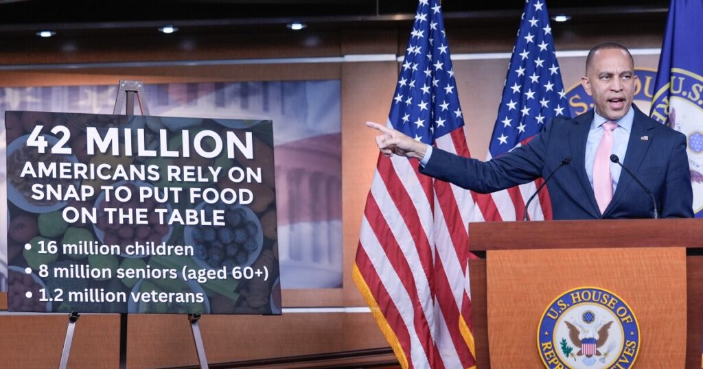 Trump Urges Senate to End Filibuster Amid Ongoing Government Shutdown - Kitchen Table News Trump says Senate should scrap the filibuster to end the government shutdown