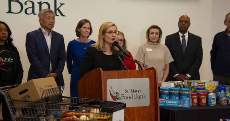 Amid SNAP uncertainty, Phoenix mayor and charities call on Arizonans to donate and volunteer