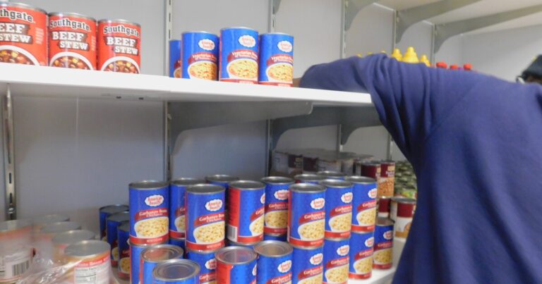 Michigan food pantries overwhelmed as SNAP benefits cease despite judges' rulings
