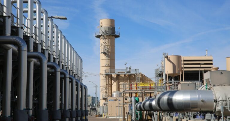 APS says data centers could help pay for new Arizona natural gas power plant