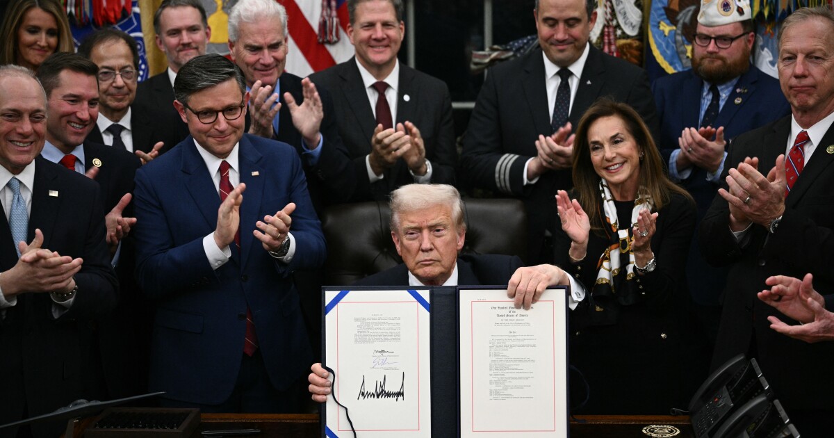 Trump Signs Bill Ending Longest Government Shutdown in US History - Kitchen Table News The longest government shutdown in U.S. history comes to a close