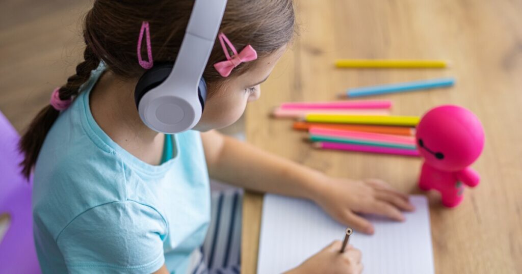 Advocacy group says be wary of AI-powered toys — especially ones promising kids to be their friend