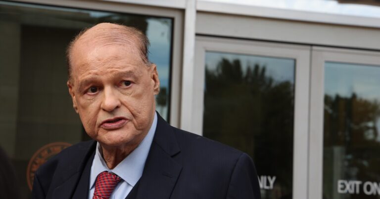 Arizona Superintendent Horne wants higher teacher salaries, tougher literacy tests