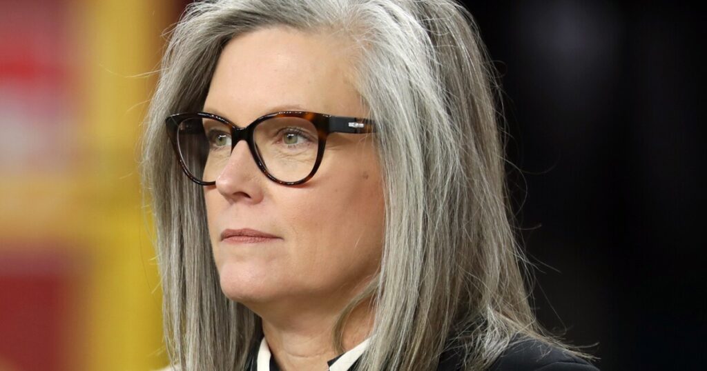 Hobbs proposes $17.7 billion budget centered on tax cuts