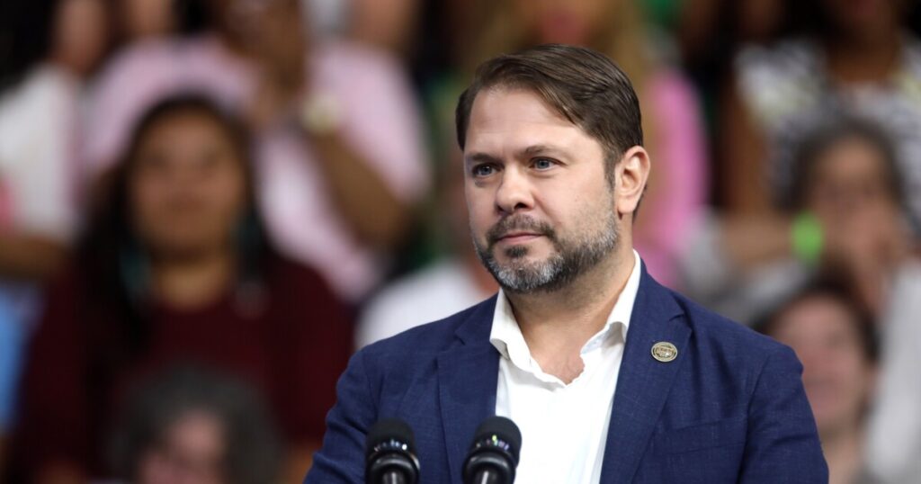 Sen. Gallego tells CNN he won't support more funding for ICE following actions in Minnesota