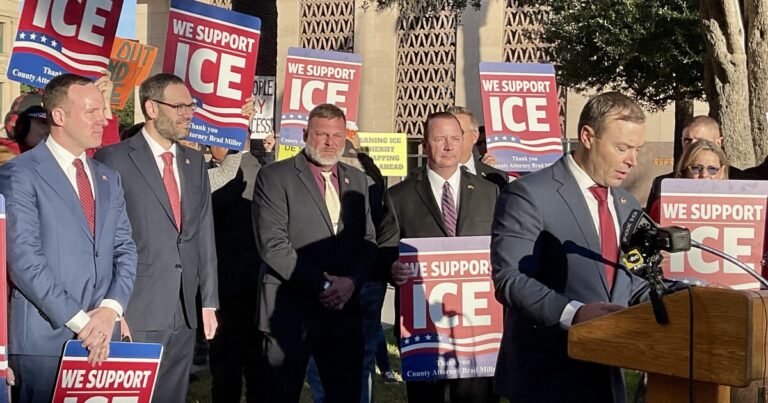 Pinal supervisors vote to refer county attorney to Mayes over unauthorized employees