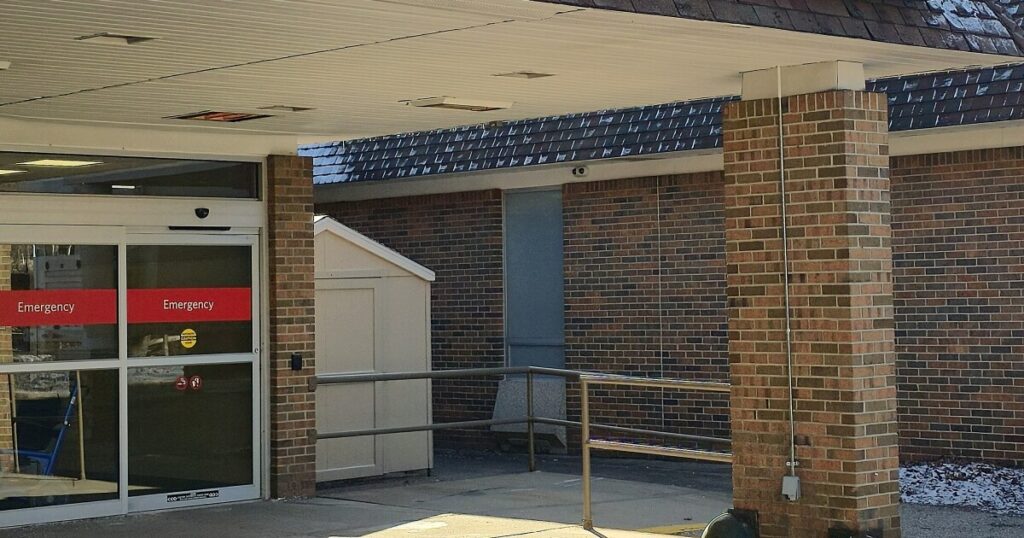 Here's what some of the 911 calls out of North Lake immigration detention center sound like