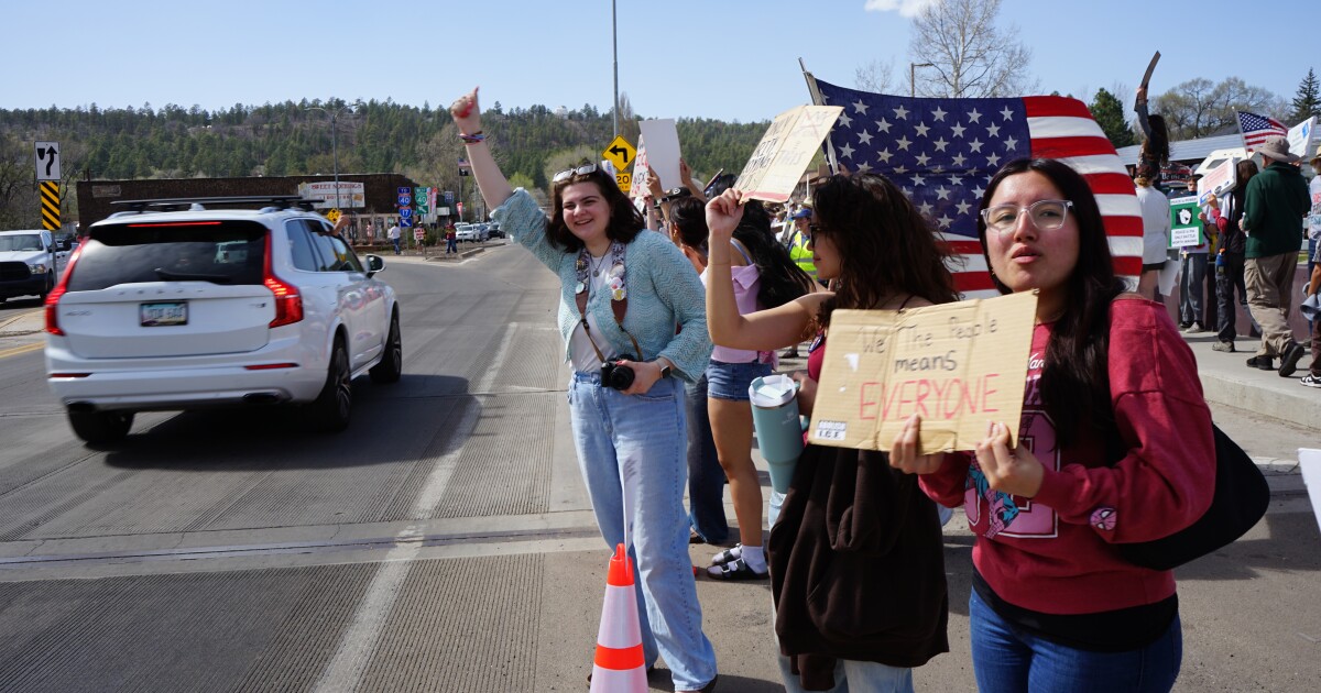 Thousands Rally in Flagstaff for Nationwide No Kings Protest - Kitchen Table News Nearly 3,000 take part in No Kings protests in Flagstaff Saturday