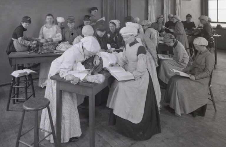 A photo of female medical students in the anatomy laboratory in 1896.
