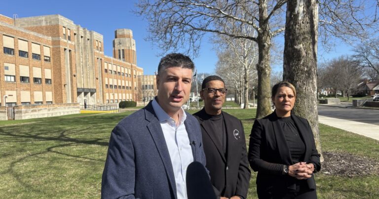 Michigan Republican says members of Congress need to take conflict with Iran "seriously"