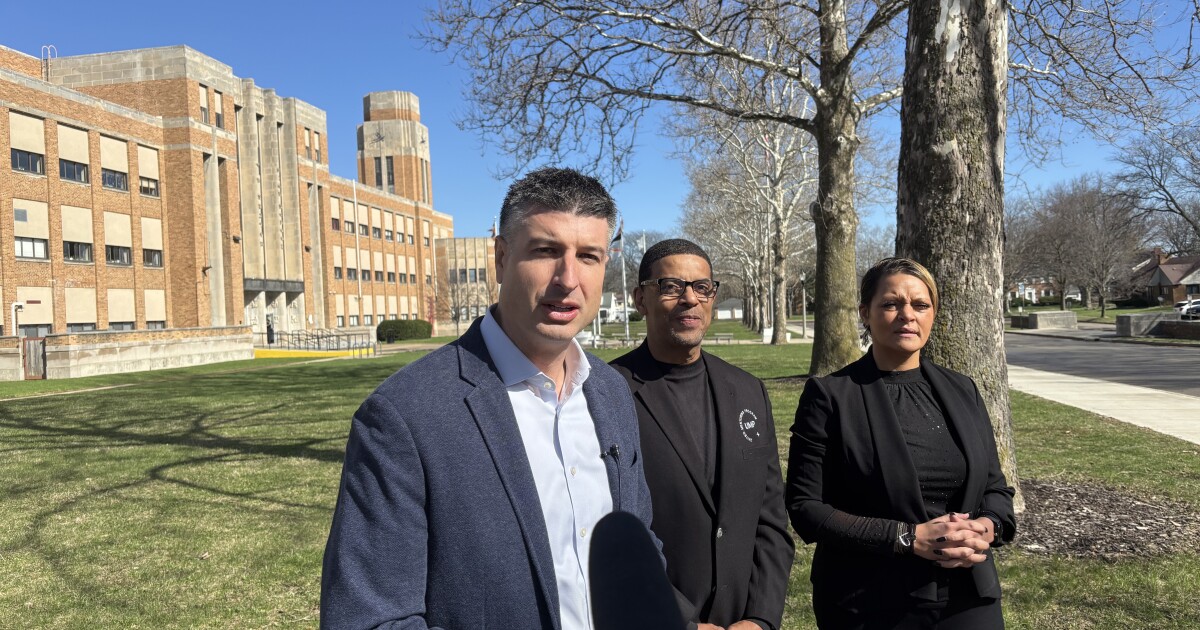 Michigan Republican says members of Congress need to take conflict with Iran "seriously"