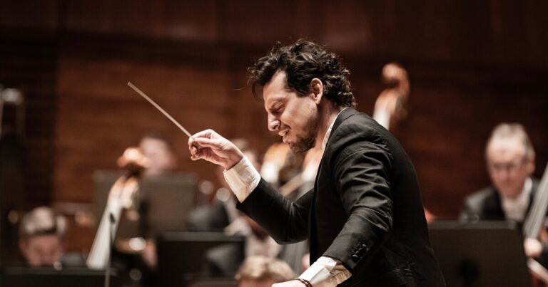 Phoenix Symphony’s new music director says he's 'nobody without an orchestra'