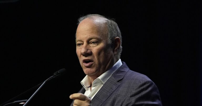 Former Detroit Mayor Mike Duggan ends campaign for Michigan governor