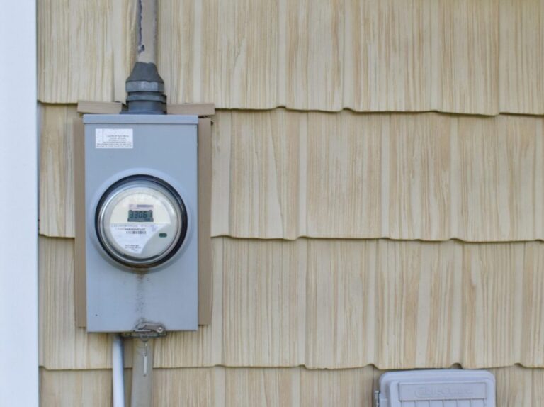 Utilities Propose Billion in Rate Hikes Despite Consumer Struggles - Kitchen Table News Consumers are unlikely to see any relief in gas and electric bills as utilities proposed more than $18 billion in rate hikes across the country over the first half of the year, according to a newly released report. (Photo by Dave Cummings/New Hampshire Bulletin)