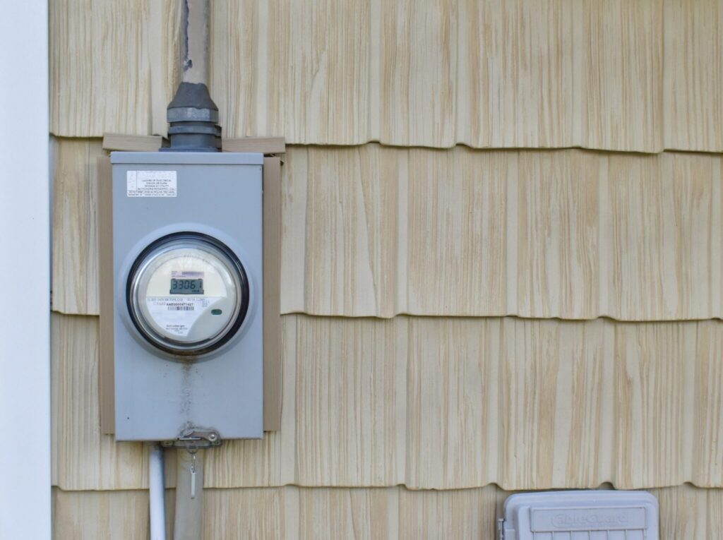 Utilities Propose Billion in Rate Hikes Despite Consumer Struggles - Kitchen Table News Consumers are unlikely to see any relief in gas and electric bills as utilities proposed more than $18 billion in rate hikes across the country over the first half of the year, according to a newly released report. (Photo by Dave Cummings/New Hampshire Bulletin)
