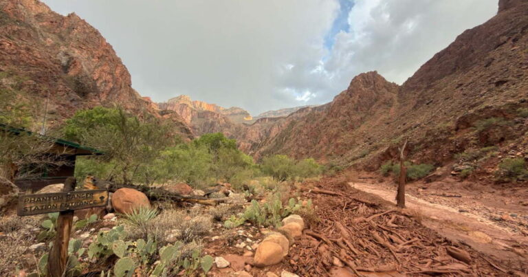 Flash Floods in Grand Canyon: Two Dead, Dozens Missing, Trails Closed Flash Floods in Grand Canyon: Two Dead, Dozens Missing, Trails Closed