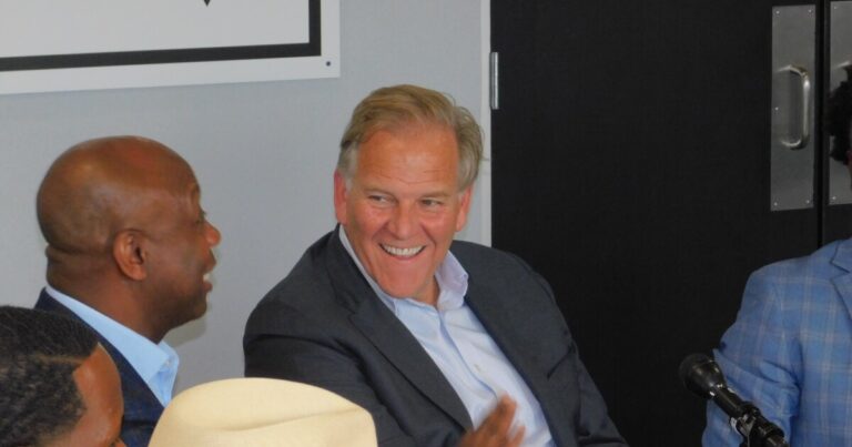 Michigan Democrats Back GOP’s Mike Rogers Amid Senate Race Tensions