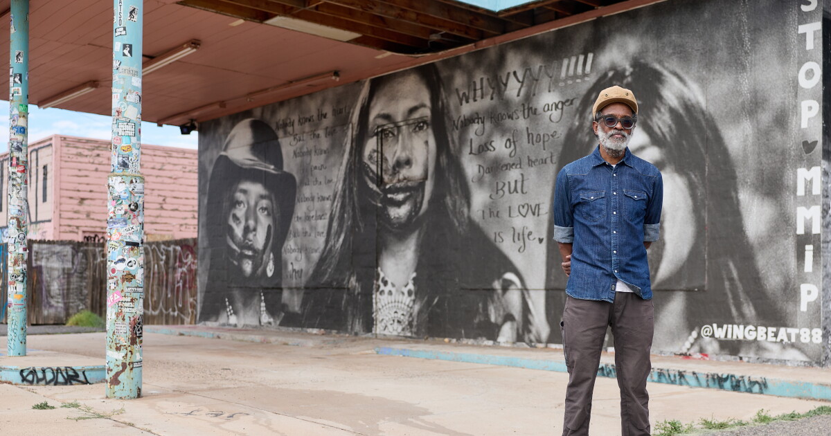 Chip Thomas Awarded MacArthur Fellowship for Navajo Nation Murals