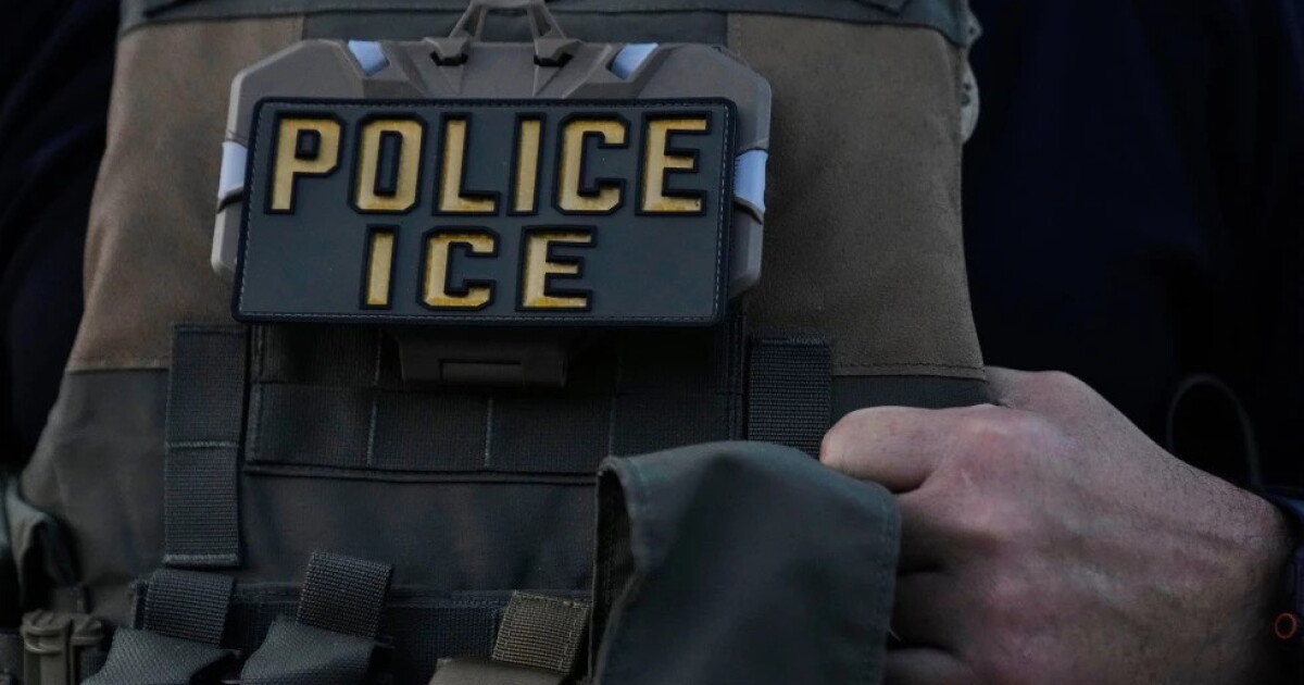 ICE Detains Mexican National in Flagstaff, Family Plans Self-Deportation