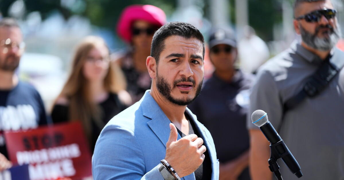 Kamala Harris to Campaign with Abdul El-Sayed in Michigan Senate Race Kamala Harris to Campaign with Abdul El-Sayed in Michigan Senate Race