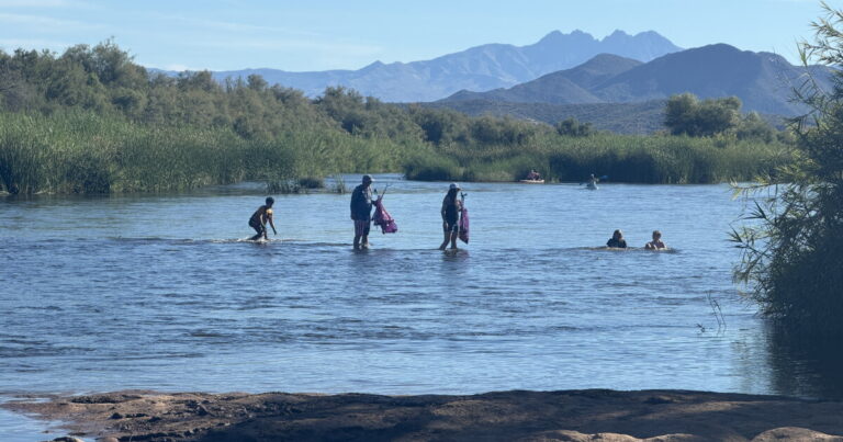 Volunteers Clean Salt River for National Public Lands Day Event Volunteers Clean Salt River for National Public Lands Day Event