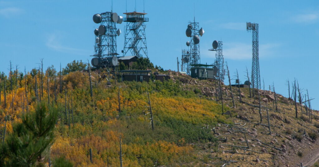 Bipartisan Bill Pushes to Keep AM Radio in New Vehicles Despite Pushback