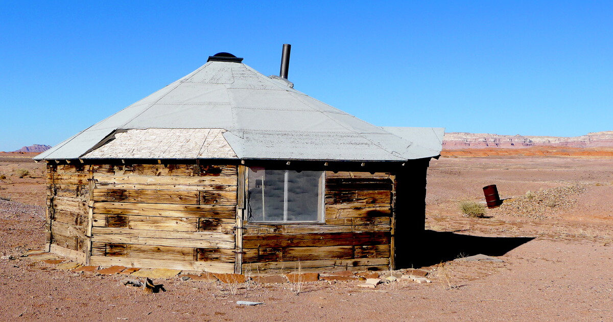 Exploring the Cultural Significance of Navajo Hogans and Their Cycles
