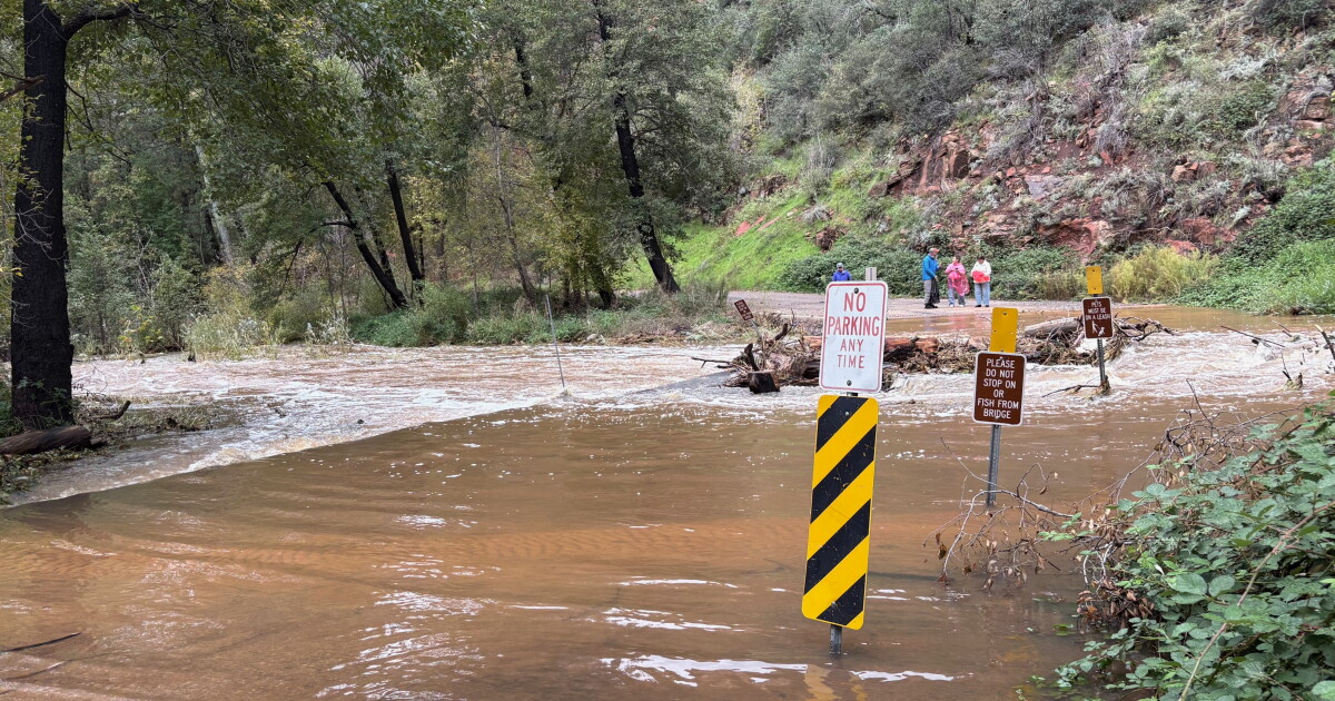 Flooding Strands Campers in Oak Creek Canyon; Rescue Efforts Underway Flooding Strands Campers in Oak Creek Canyon; Rescue Efforts Underway