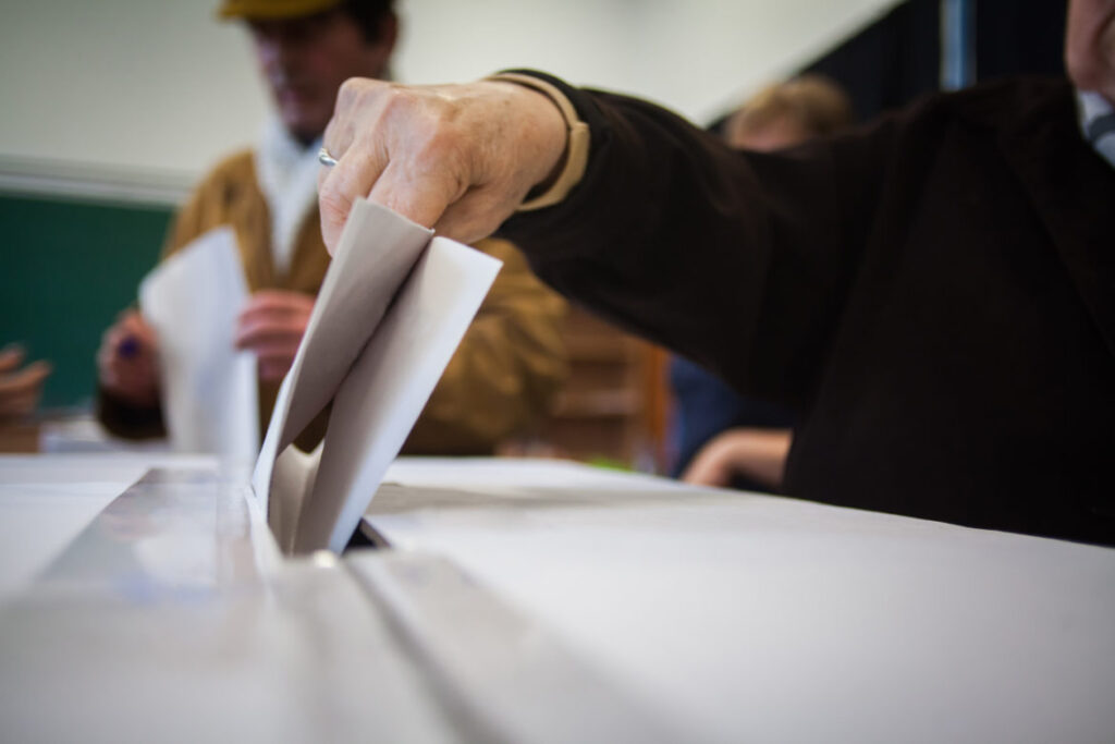 Montana Voting Guide: Absentee Ballots, Registration, and Polling Info