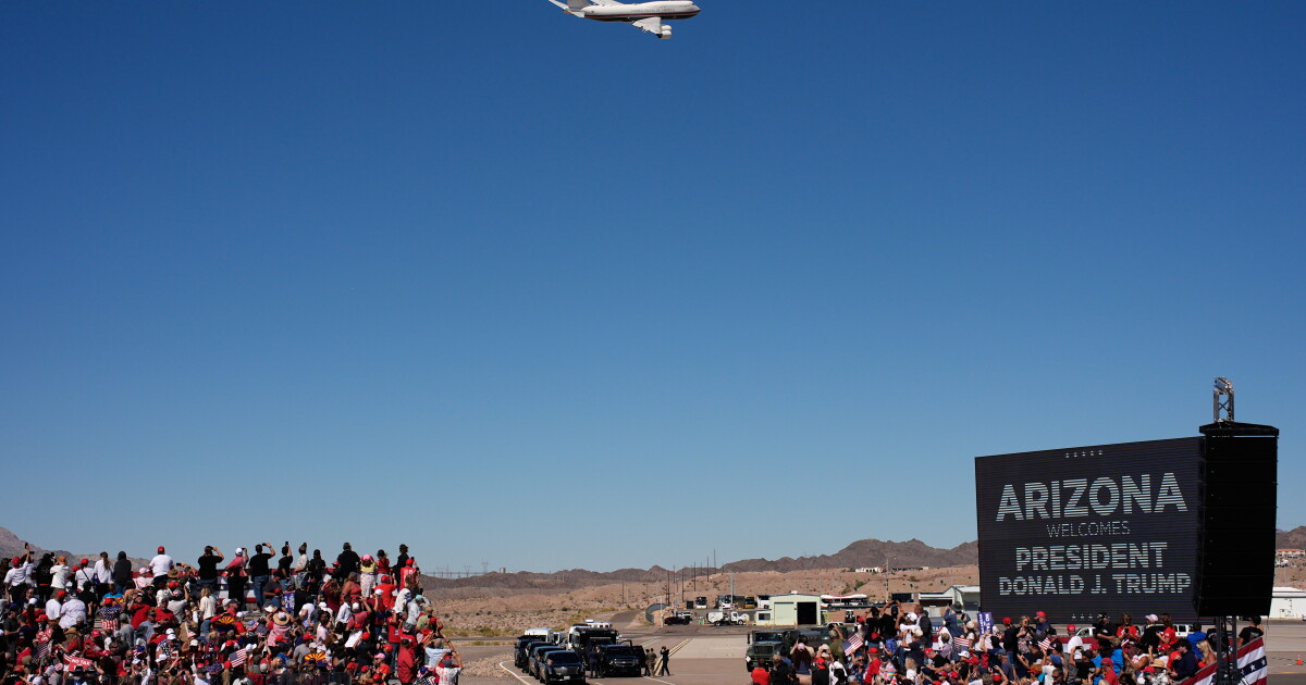 Trump emphasizes gun rights, unveils new Air Force One in campaign swing Trump emphasizes gun rights, unveils new Air Force One in campaign swing